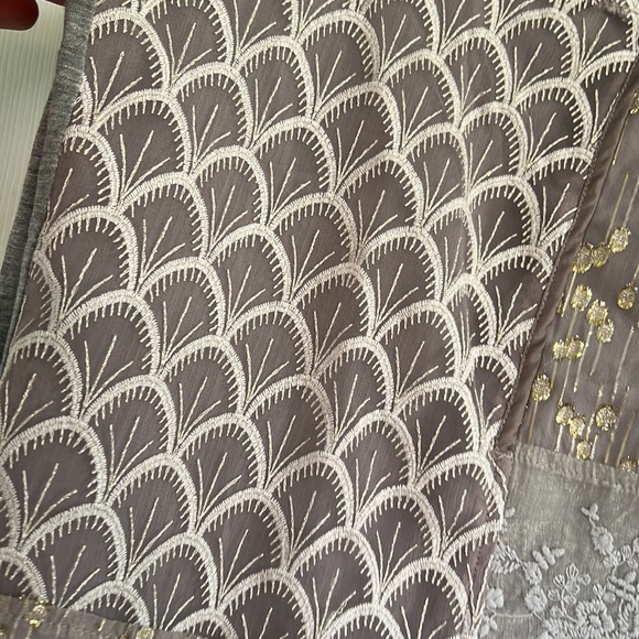 TINY (from Anthropologie) detailed top Sz Medium - Picture 8 of 11